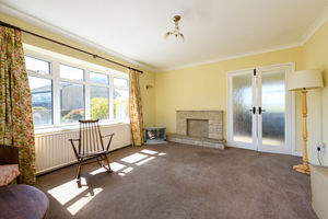 Sitting Room- click for photo gallery